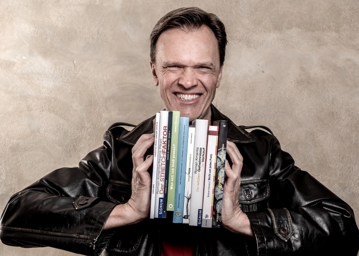 Mag. Roman Kmenta - Bestsellerautor und Vortragsredner